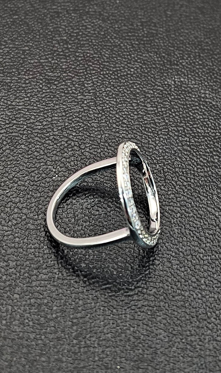 Hollow top silver ring