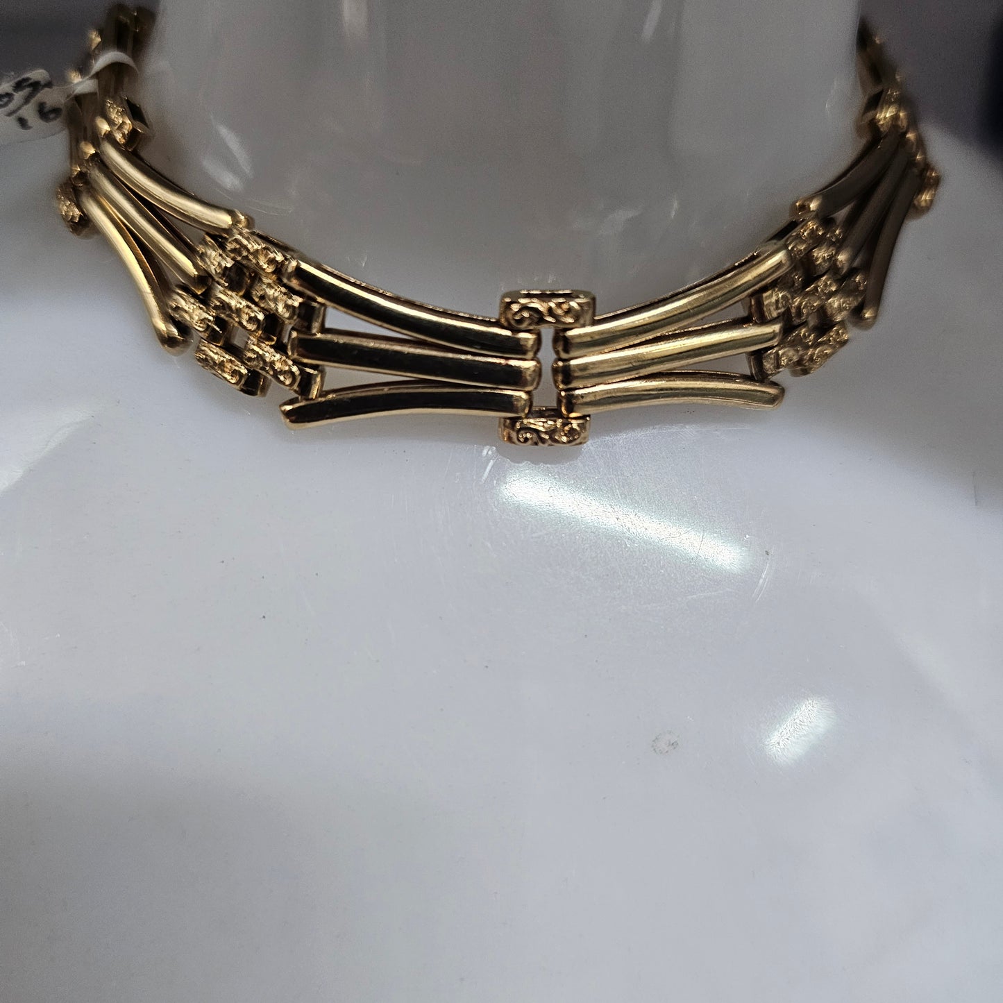 Antique 9ct yellow gold gate bracelet