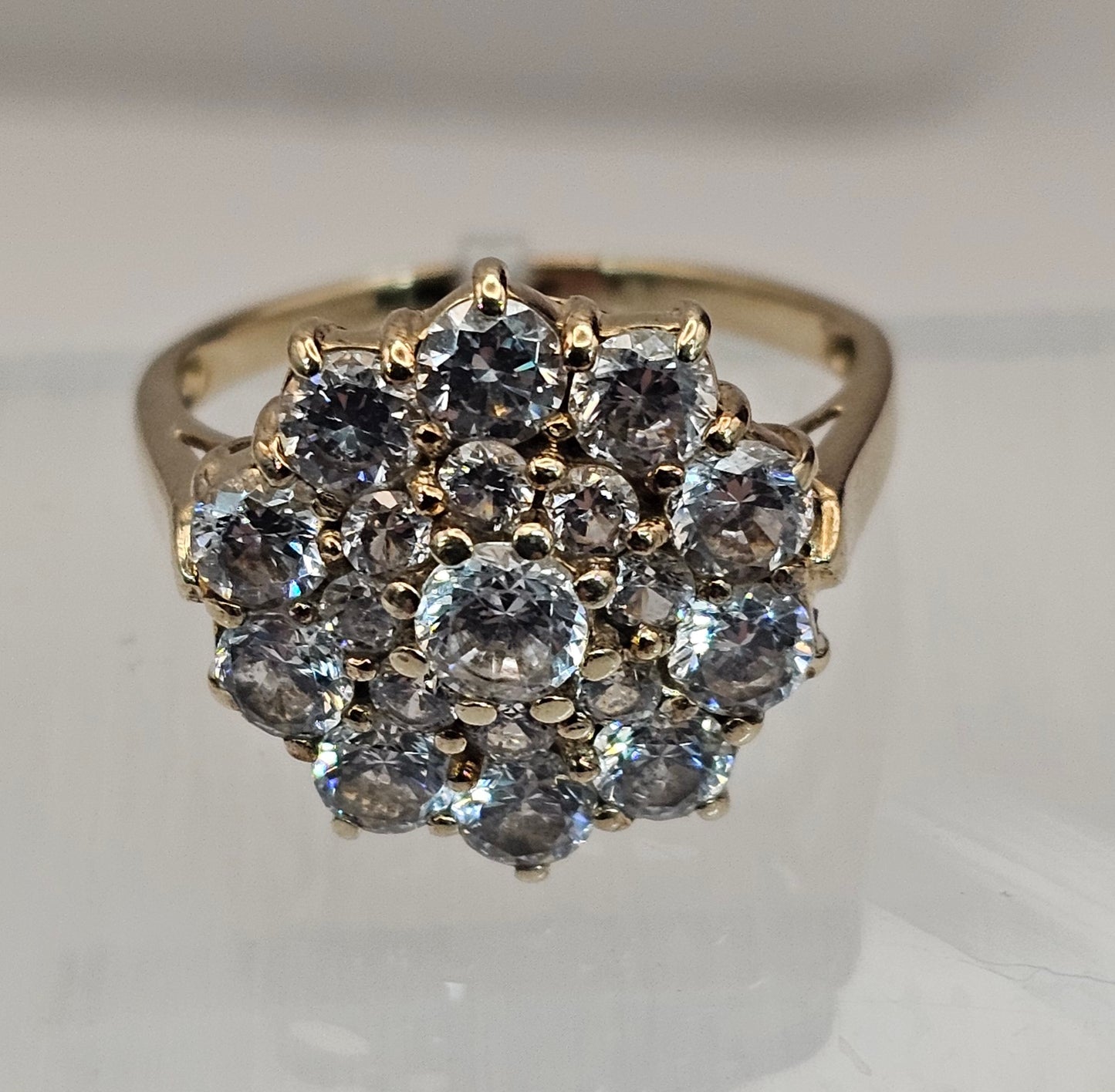 Cubic zirconia cluster 14ct  gold ring