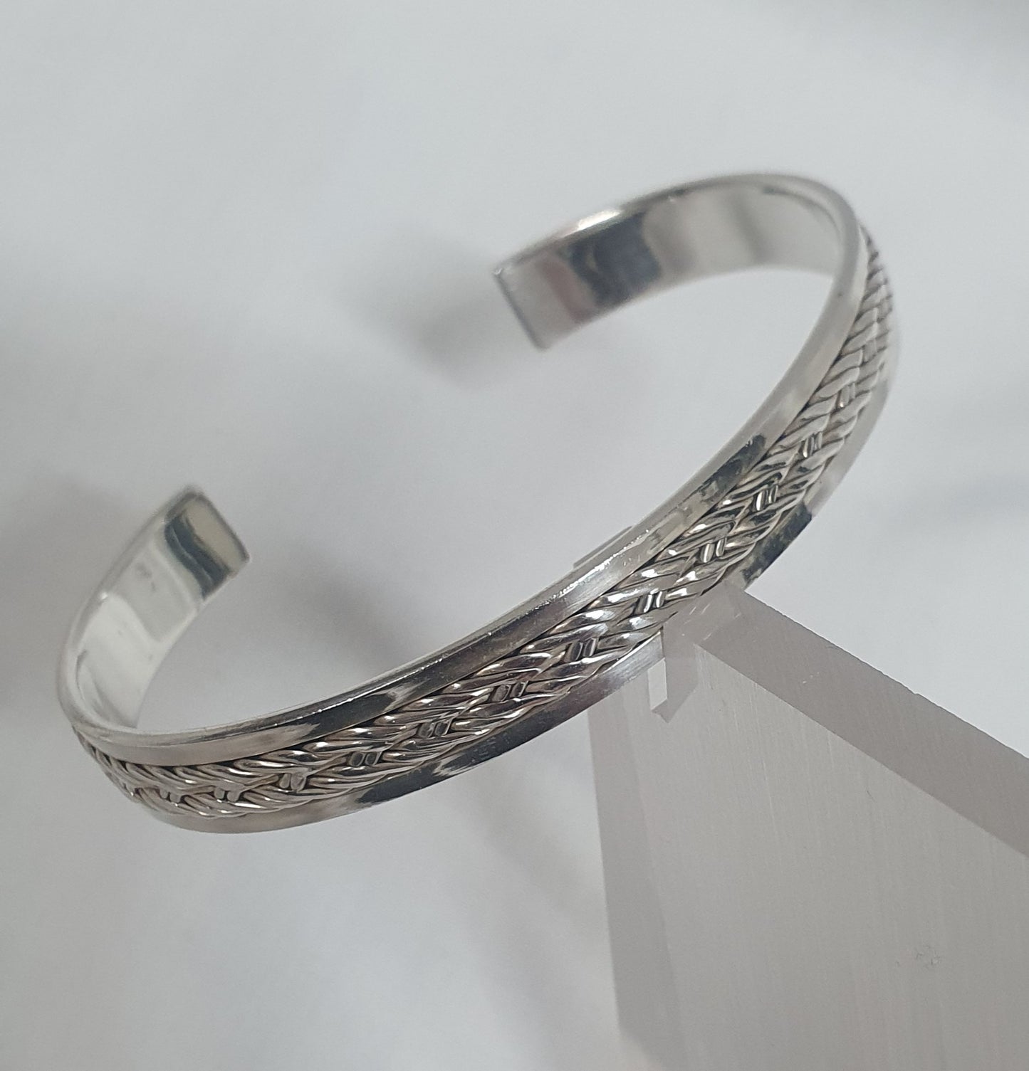 Solid sterling silver (925) cuff bangle